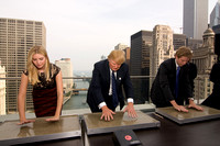 Trump_topping_off_ceremony_20080924 _d151