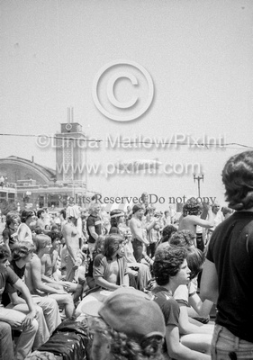 chicagofest_1982_crowds_8a.tig