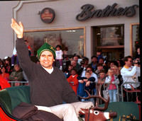 Davy_Jones_Elf_parade_1998_3